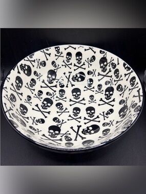 Coco + Lola Skull Crossbones Black & White Serving Bowl, Fruit Bowl, Serveware